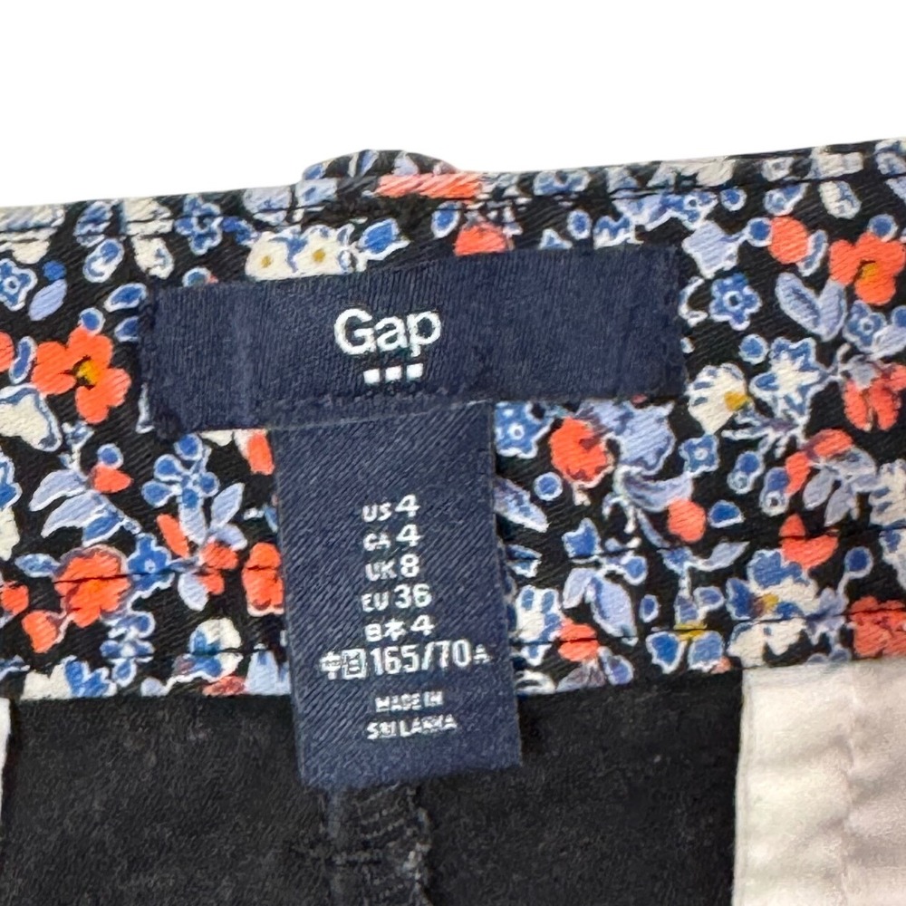 Gap Womens Floral Chino Shorts Navy Blue Orange Ditsy Flower Cuffed Size 4 - Picture 2 of 3